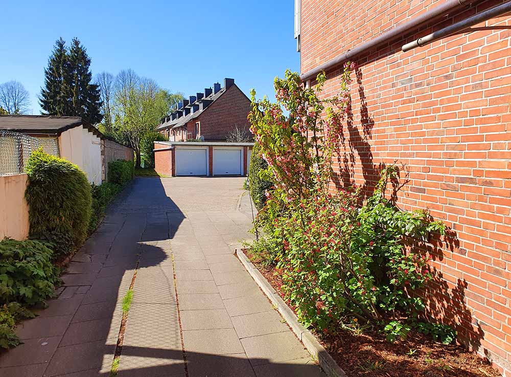 Soltaus Allee 6: Driveway